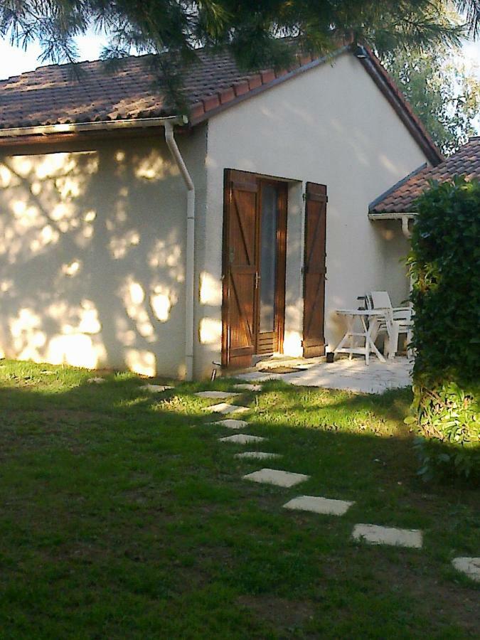 Les Ecureuils Bed and Breakfast Tramoyes Exteriör bild